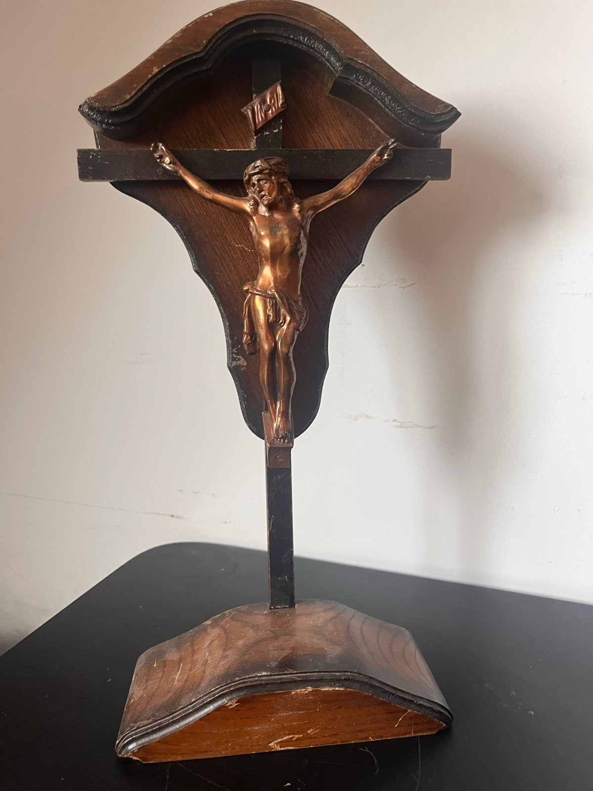Antiek houten kruisbeeld met bronzen corpus, Ophalen of Verzenden
