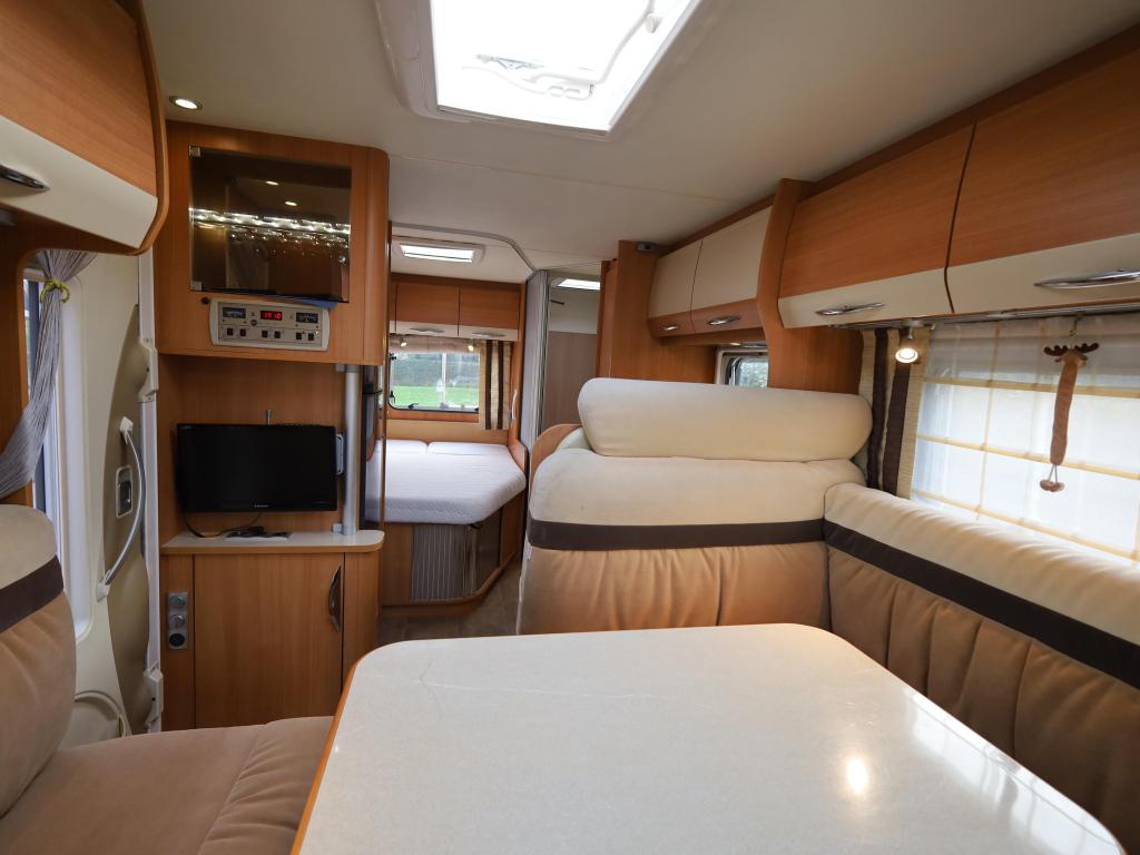 Bürstner Solano T 615 Frans bed, Caravans en Kamperen, Campers, Niet ingevuld, Fiat, Bedrijf, Bürstner