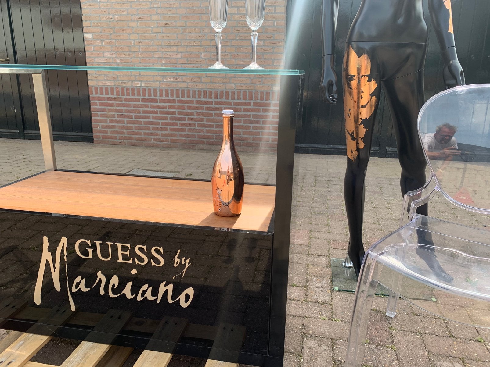 GUESS hoogglans rvs met glas Zgan, Huis en Inrichting, Ophalen, 50 tot 100 cm, 50 tot 75 cm, Glas