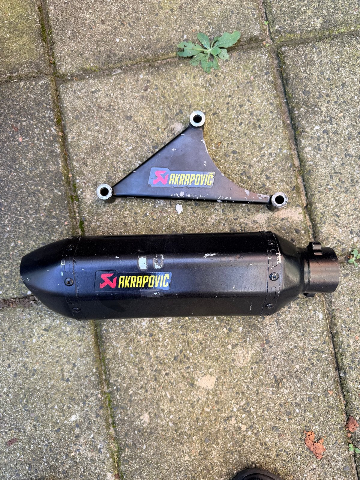 Akrapovic demper met ophangsysteem en db killer, Ophalen of Verzenden, Gebruikt