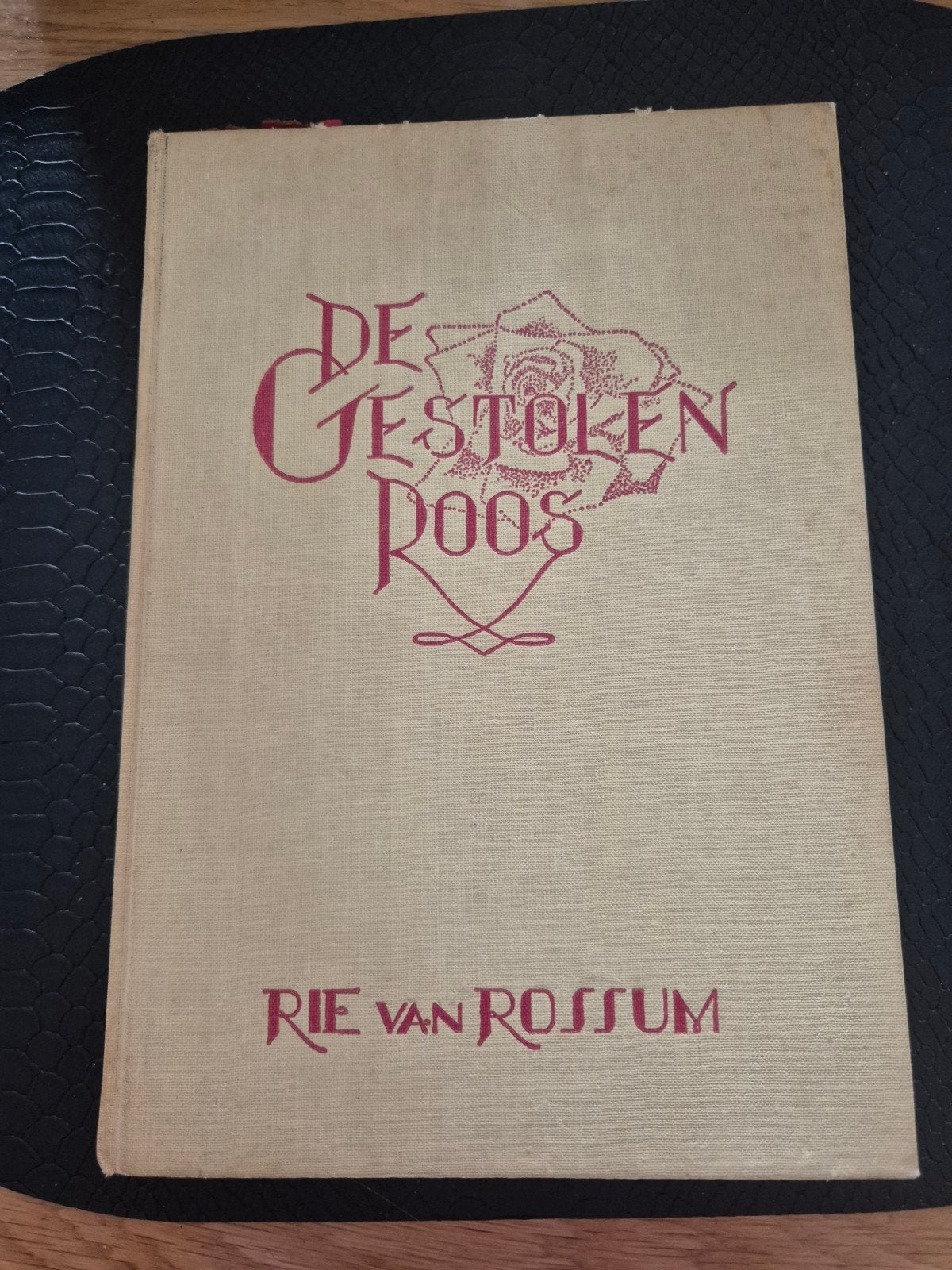 De gestolen roos, Ophalen of Verzenden, Gelezen, Rie van rossum