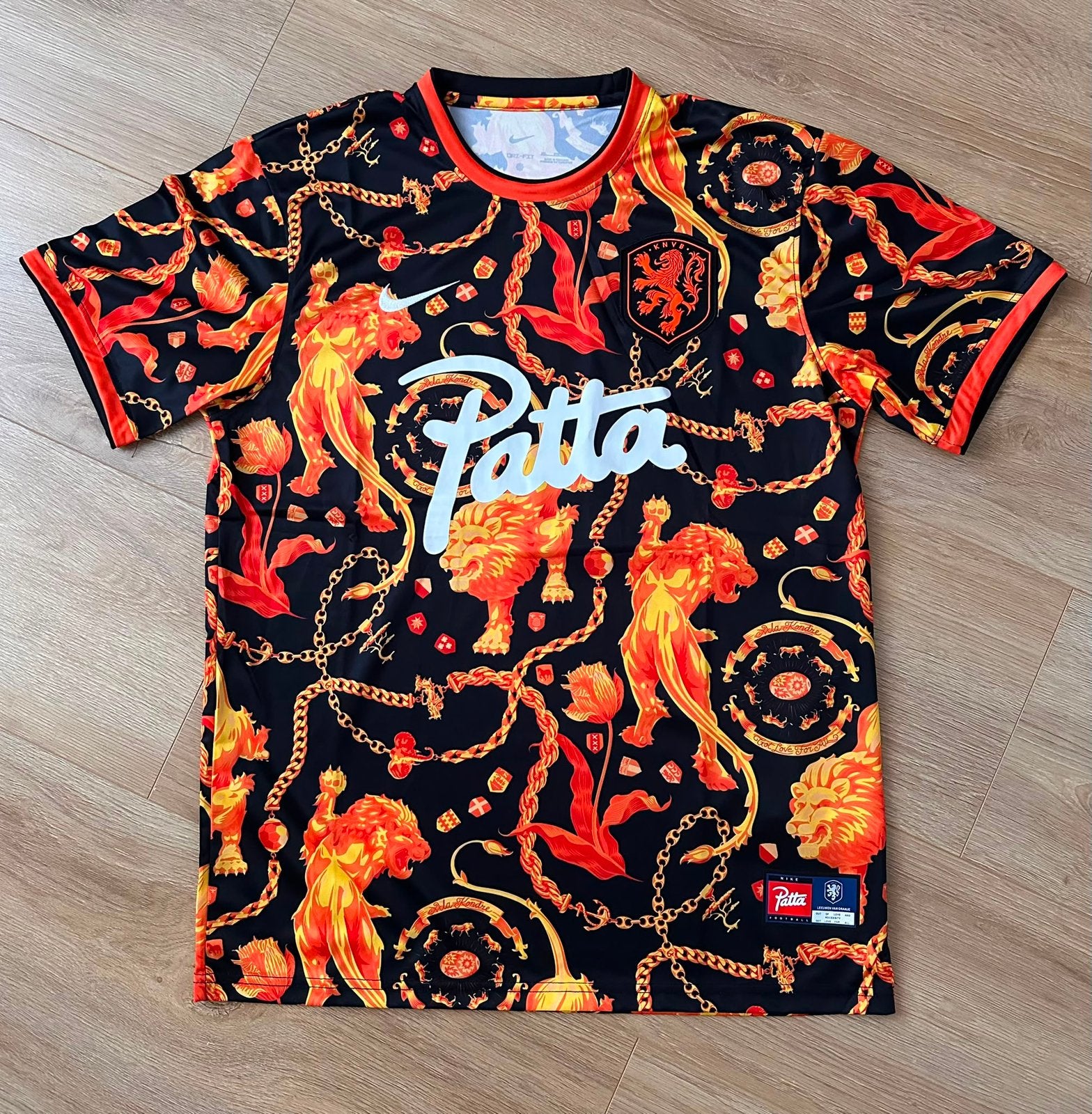 Patta x Nike Oranje shirt!, Kleding | Heren, T-shirts, Verzenden, Nieuw, Maat 56/58 (XL), Oranje