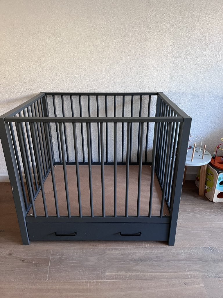 Europe Baby Robin II box met lade (+ Koeka boxkleed Vigo), Ophalen, Gebruikt, Rechthoekig, In hoogte verstelbaar