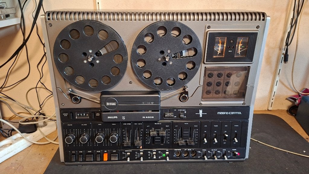Gevraagd Philips bandrecorders ., Ophalen, Bandrecorder, Met stofkap