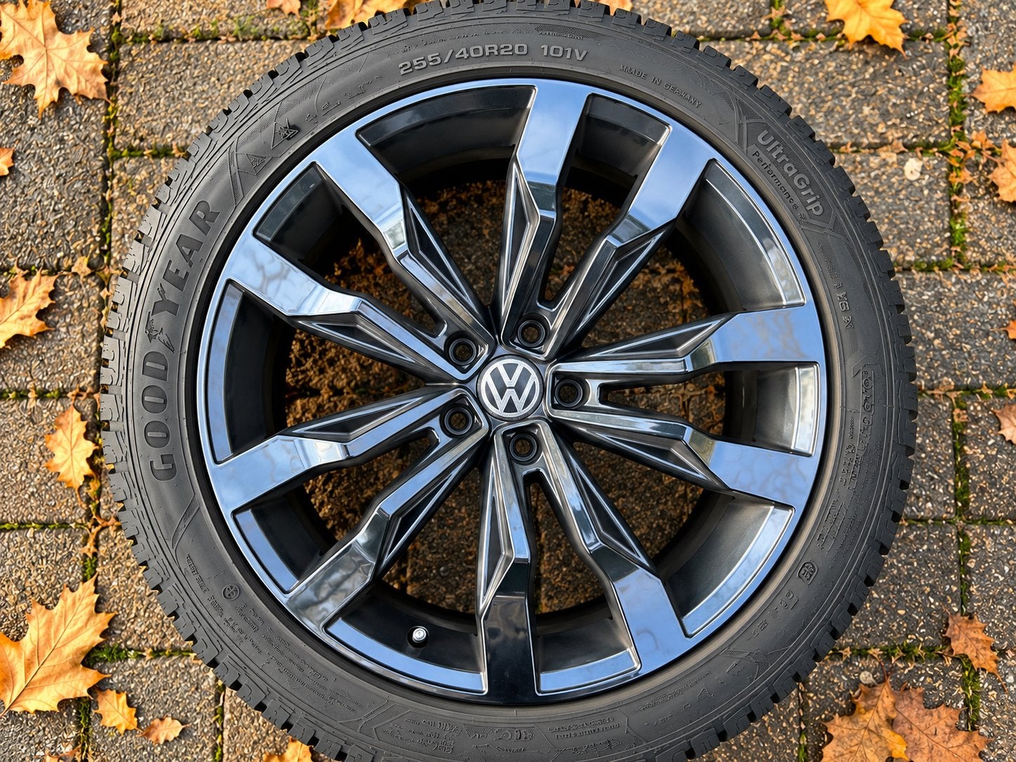 VW Suzuka 20” Winterset – Goodyear UltraGrip, Ophalen, Gebruikt, 255 mm, Banden en Velgen