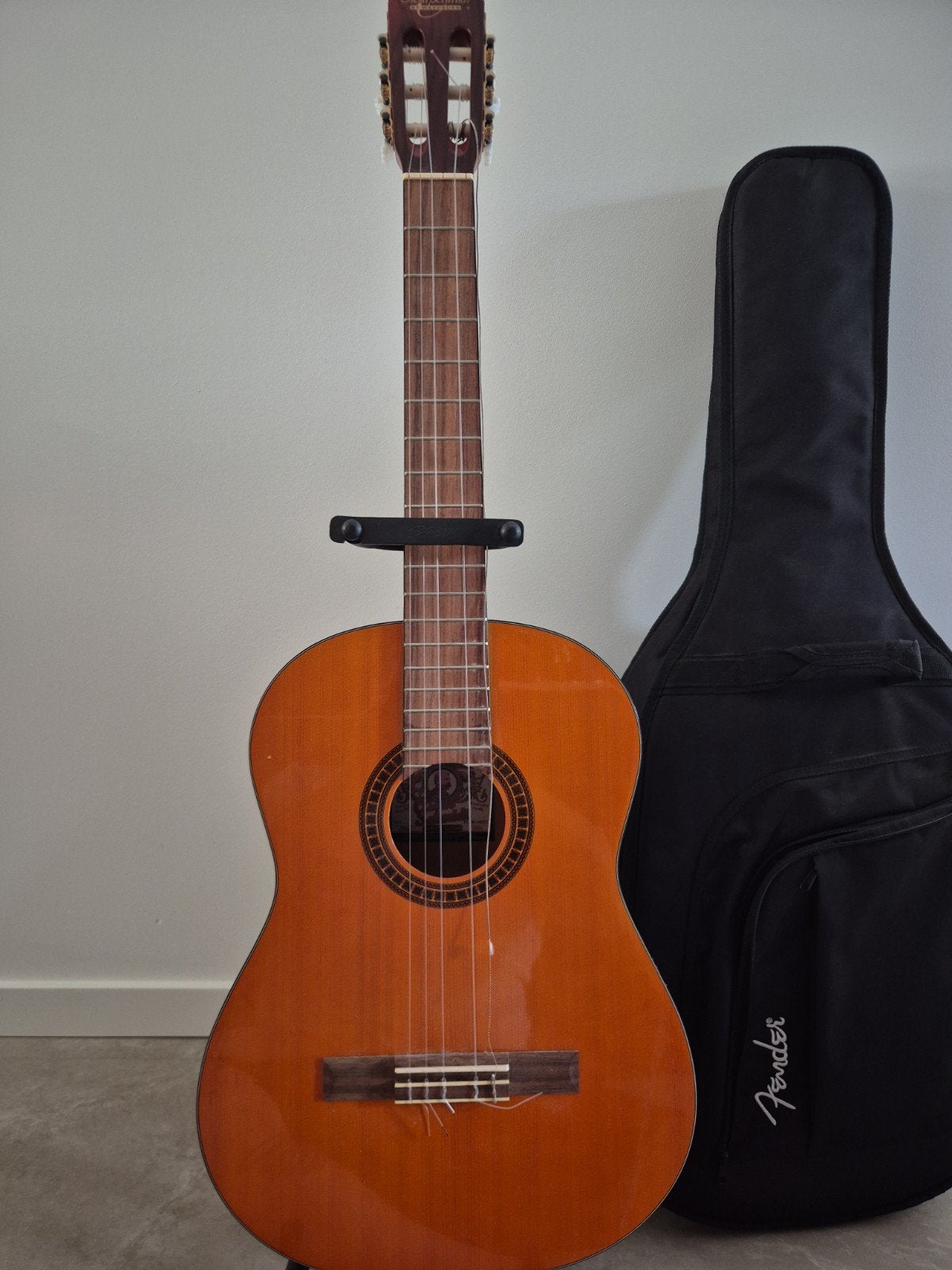 Oscar Schmidt Washburn OC9 klassieke gitaar met Fender tas, Ophalen, Gebruikt, Klassieke of Spaanse gitaar, Met koffer