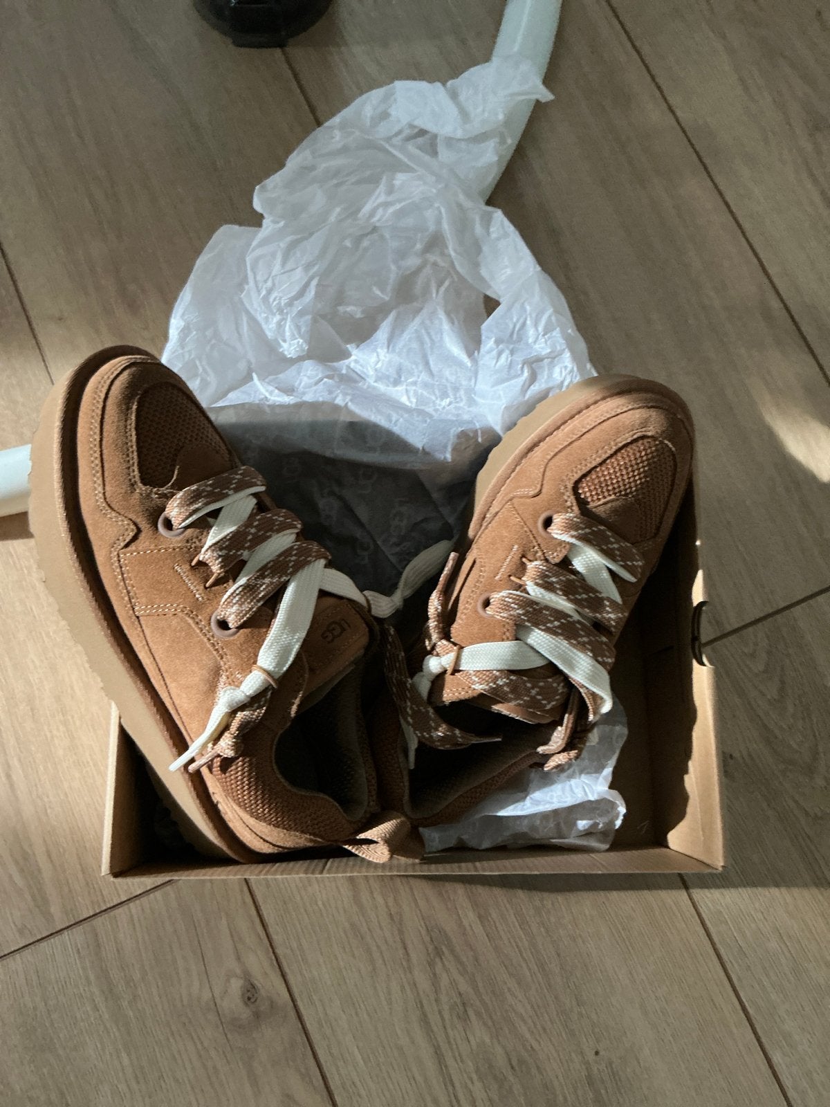 Nieuwe UGG Loumel sneakers - Bruin, Kleding | Dames, Ophalen, Nieuw, Bruin, Sneakers of Gympen