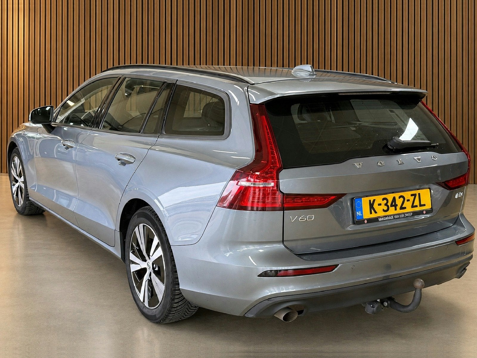 Volvo V60 2.0 B3 Momentum Advantage | PDC | Carplay | Trekha, Auto's, Euro 6, 4 cilinders, 1969 cc, Origineel Nederlands