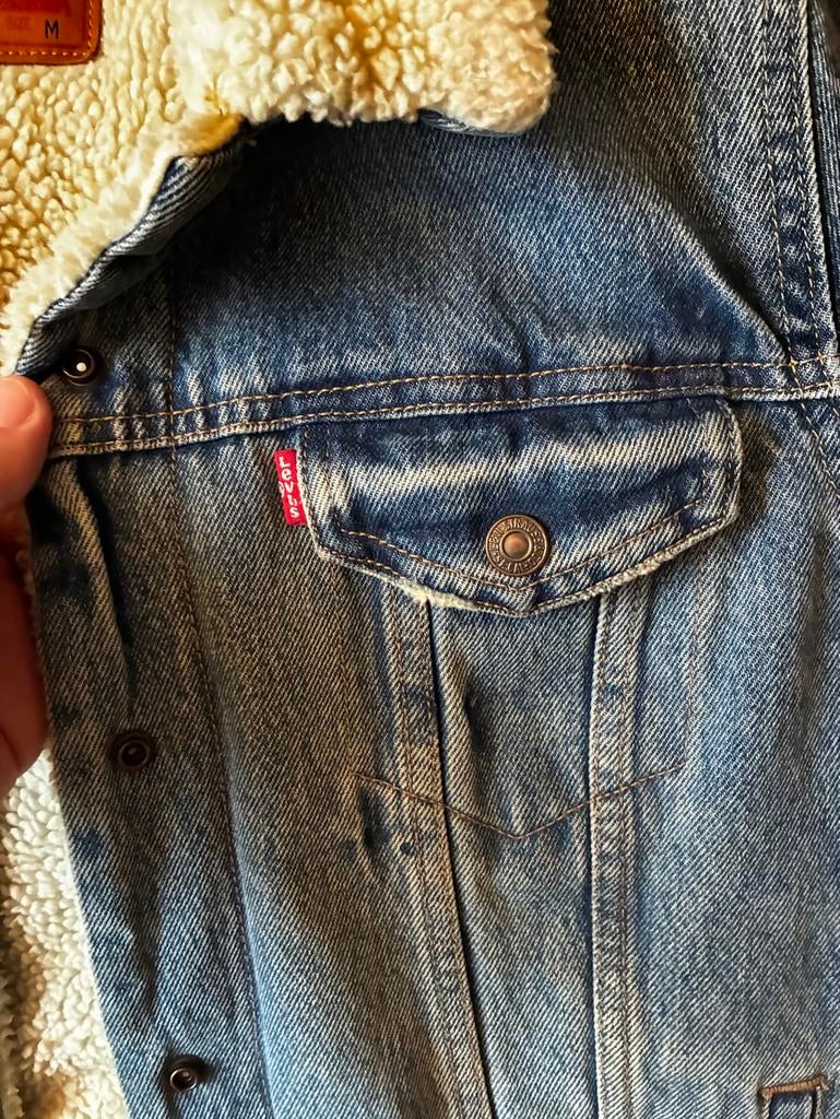 Levi's spijkerjas maat M met teddy voering, Ophalen of Verzenden, Gedragen, Maat 38/40 (M), Blauw