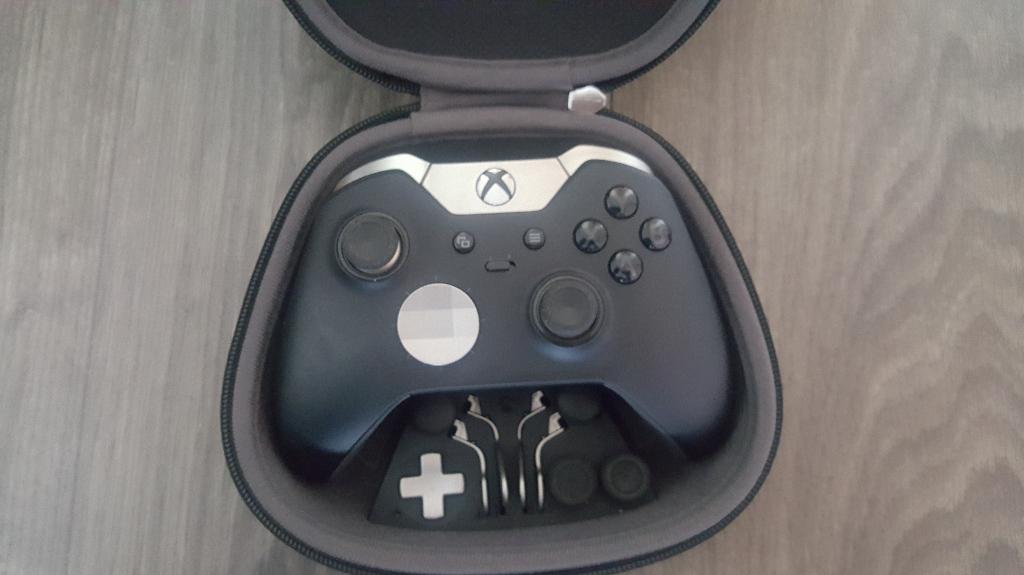 te koop xbox Elite wireless controller, Spelcomputers en Games, Spelcomputers | Xbox | Accessoires, Ophalen of Verzenden, Zo goed als nieuw
