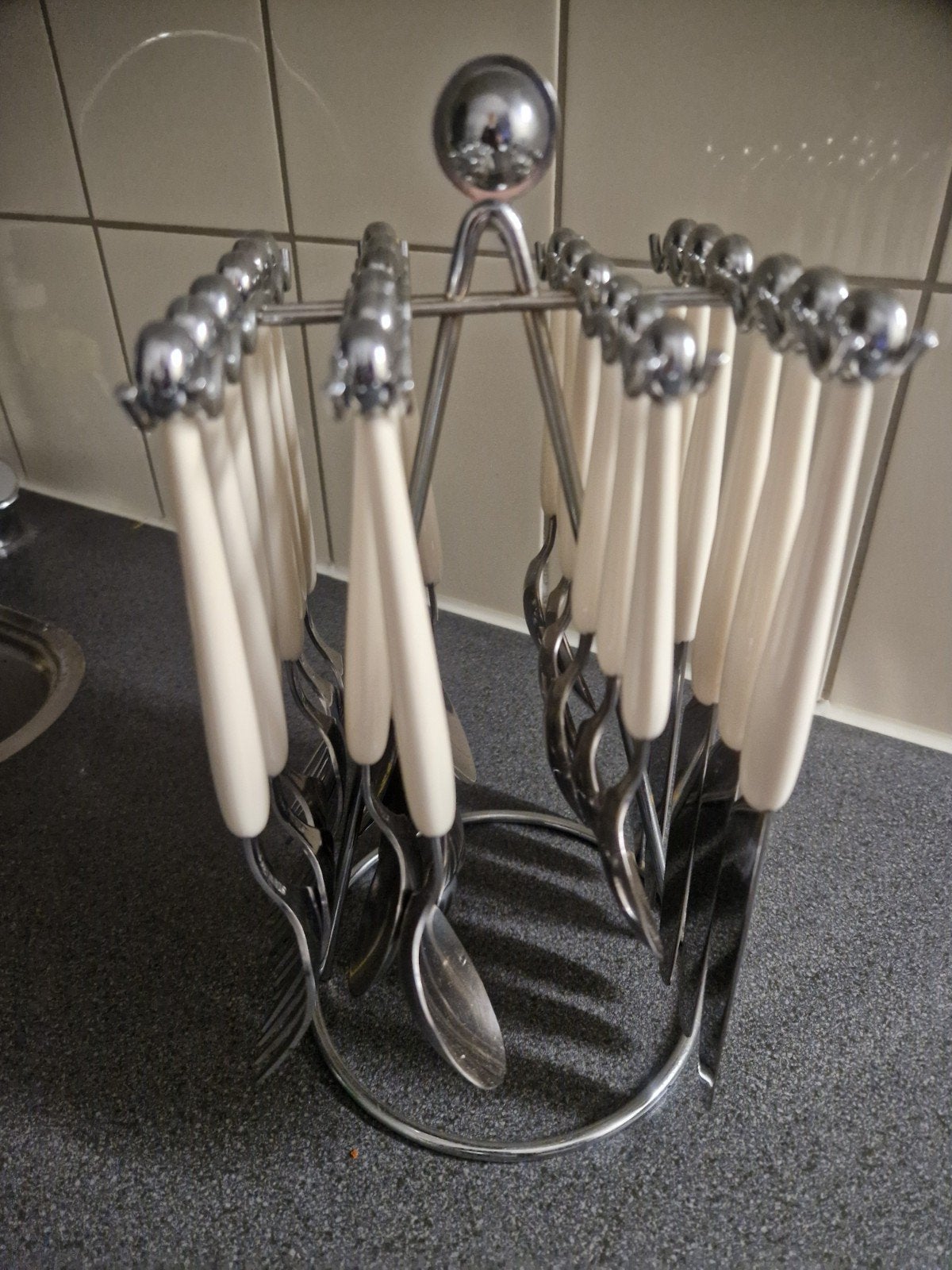 Bestekset met houder - 24-delig, Ophalen