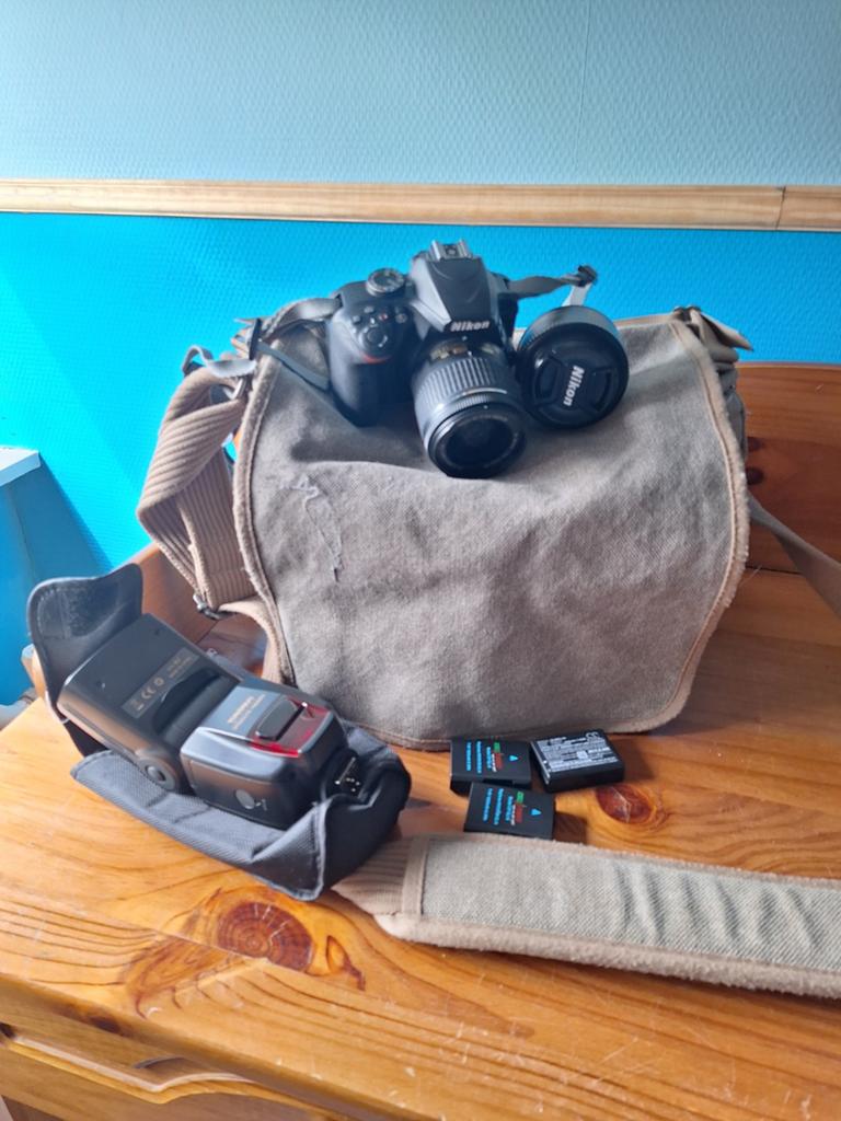 Nikon D3400 + accessoires, Ophalen of Verzenden, Gebruikt, Spiegelreflex, Nikon