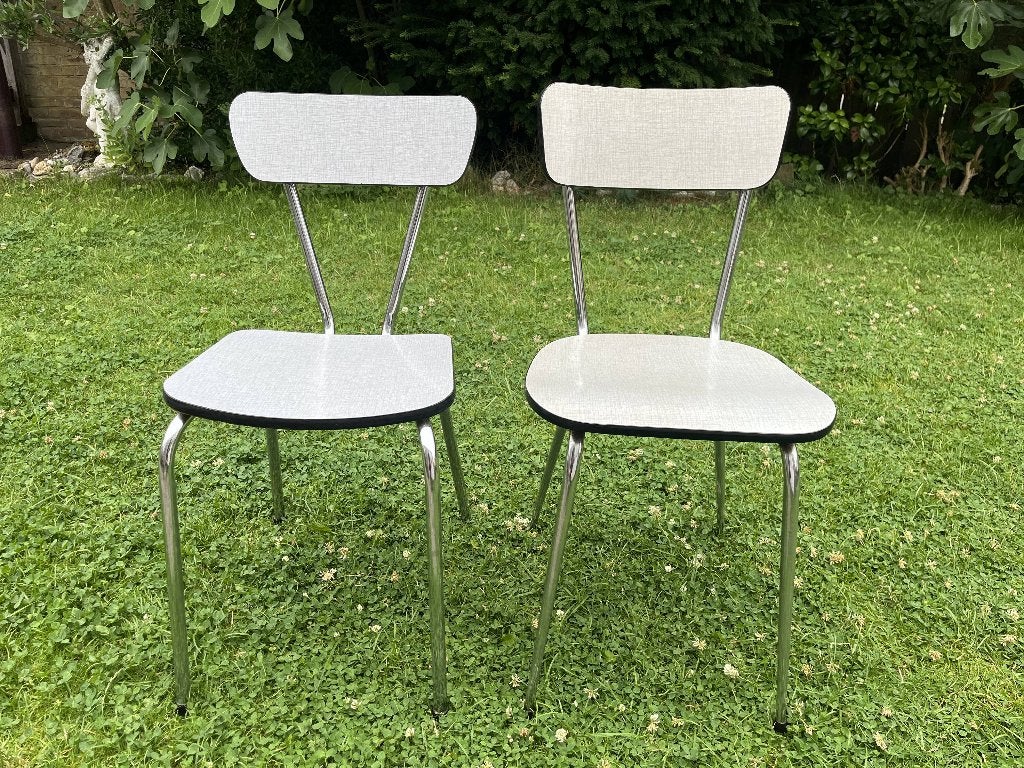 Set 2 grijze formica stoeltjes - Jaren '50/'60 retro -, Huis en Inrichting, Ophalen, Gebruikt, Twee, Retro Formica Jaren '50 '60