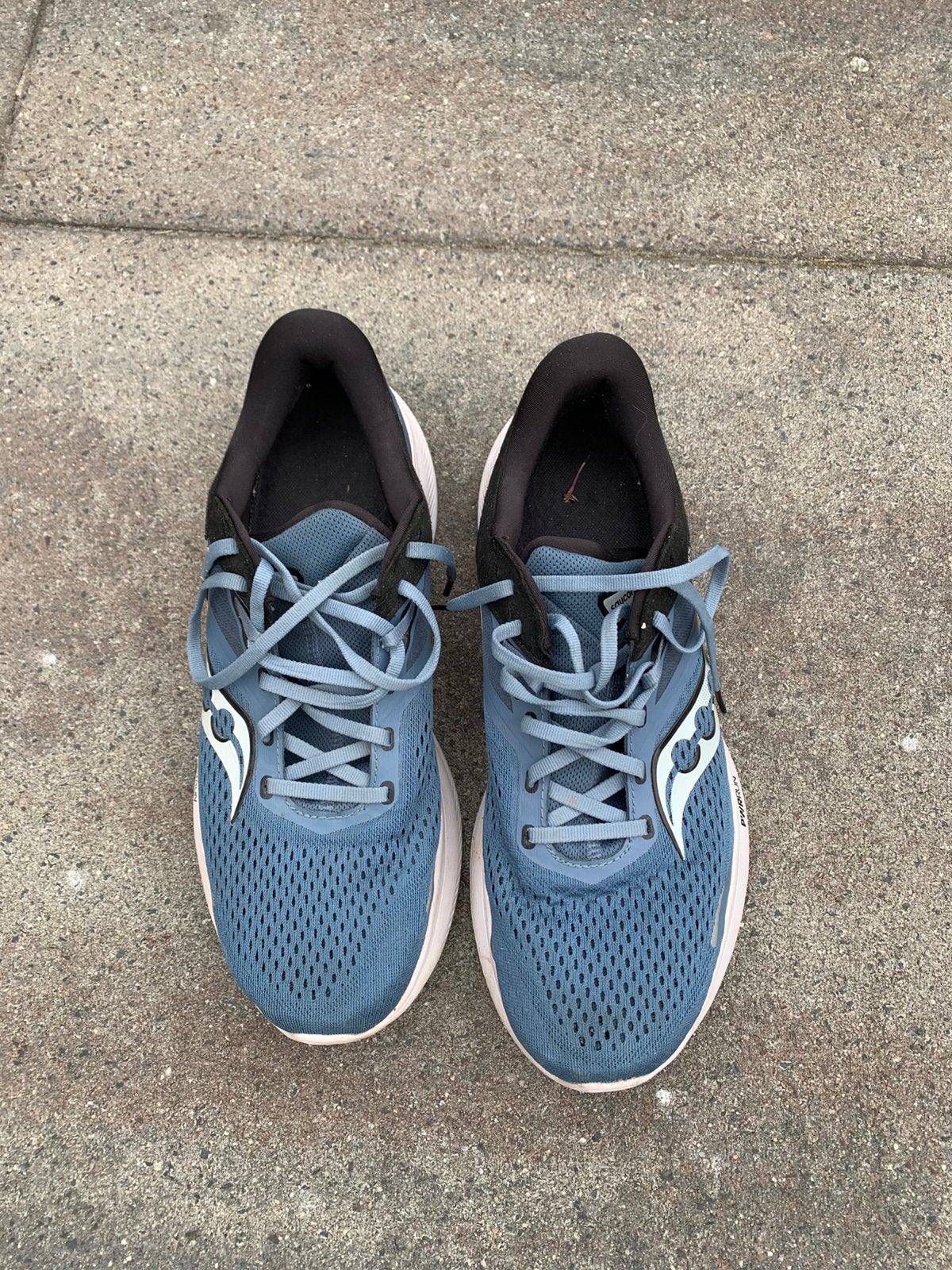 Heren loopschoenen merk PWRRUN SAUCONY maat 45, Sport en Fitness, Ophalen, Gebruikt, Hardloopschoenen, Saucony
