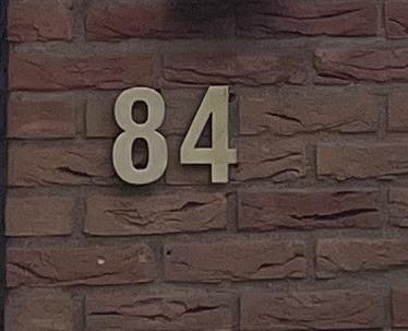 Huisnummers 4 en 8, Ophalen of Verzenden, Zo goed als nieuw
