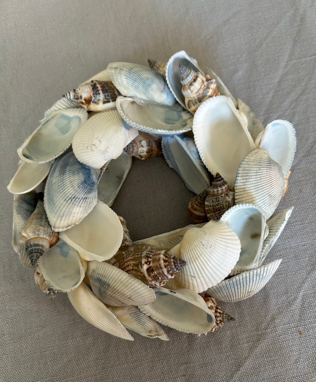 Riviera Maison Blue Sea Shell Wreath Dia 15, Huis en Inrichting, Woonaccessoires | Kransen, Schelpen, Verzenden, Krans, Nieuw
