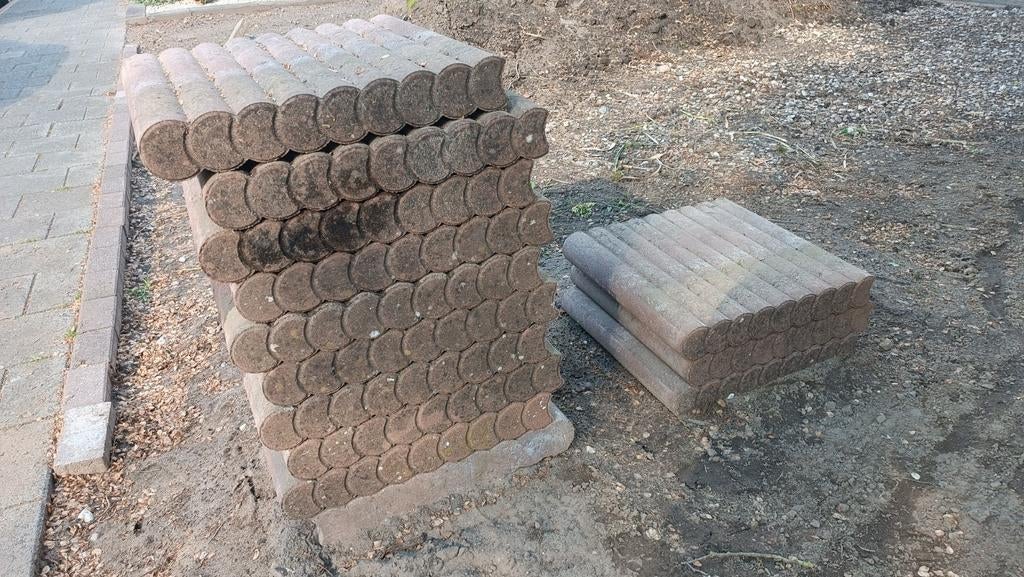 Gratis Betonnen palissaden 50x50x8cm - 13 stuks (6.5 meter), Gebruikt, Ophalen of Verzenden, Minder dan 25 cm, Beton