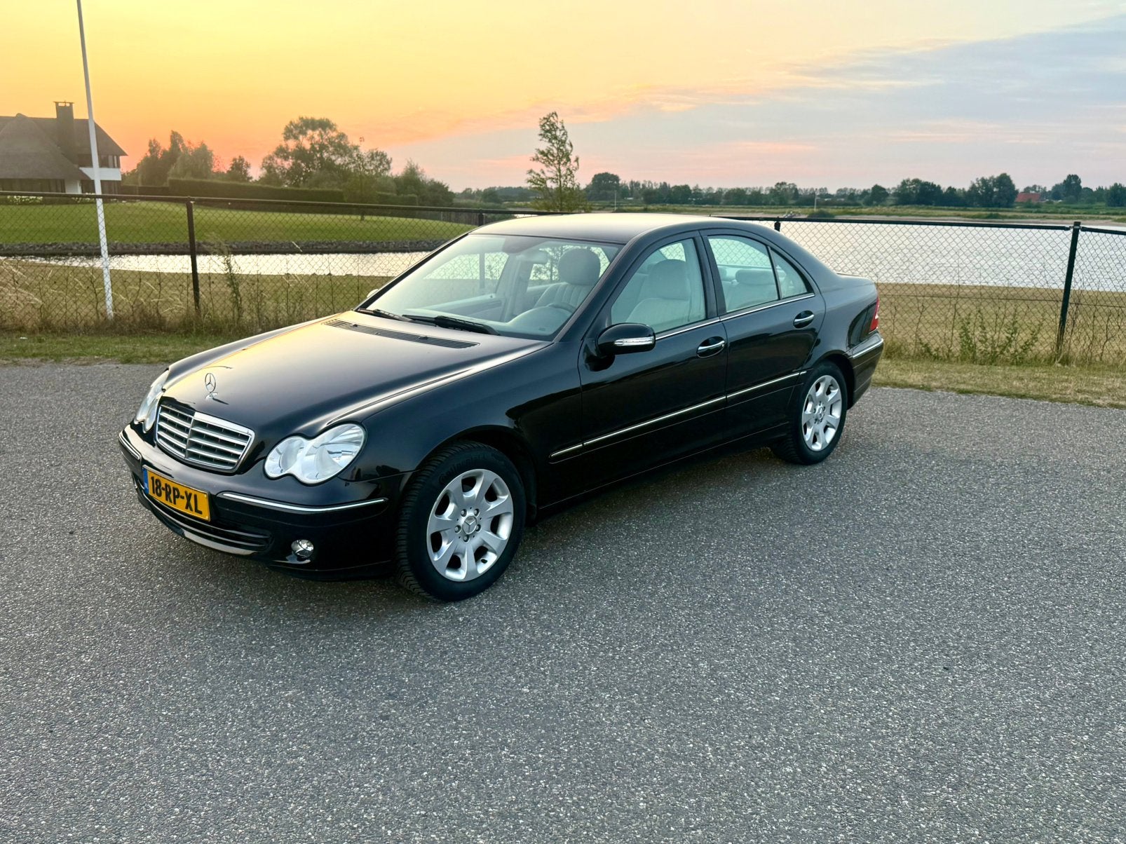 Mercedes-Benz C180, Automaat, Airco, Youngtimer, NAVI, Automaat, Achterwielaandrijving, Bedrijf, Navigatiesysteem