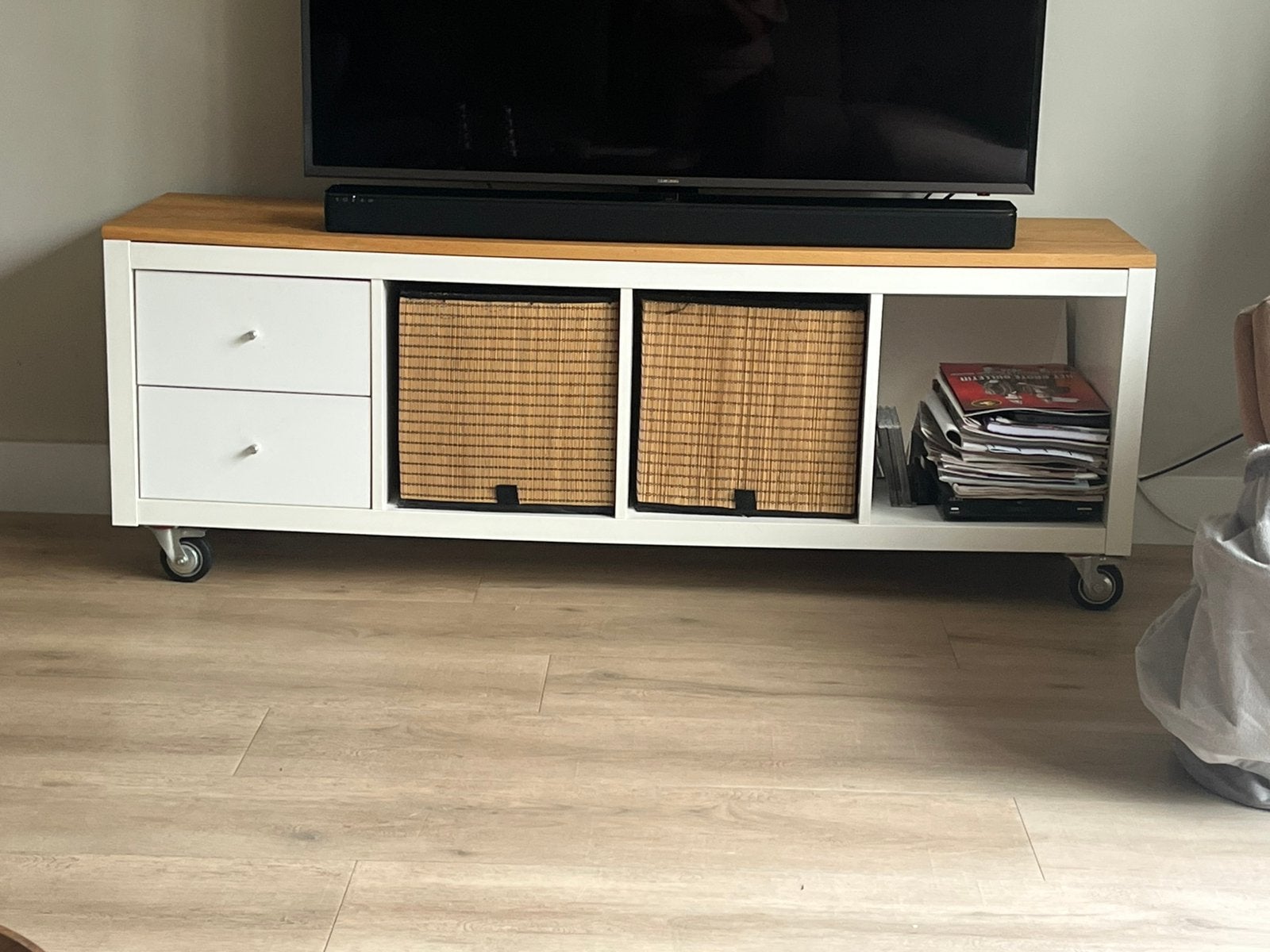Mooi TV kastje, Ophalen, Zo goed als nieuw, 25 tot 50 cm, Minder dan 100 cm