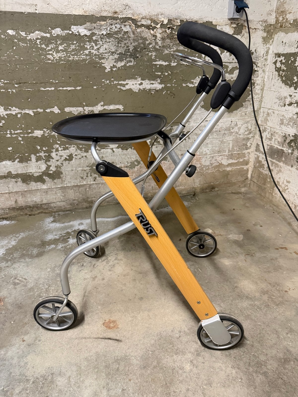 Trust Care Let's Go Indoor Rollator beuken/zilver, Diversen, Ophalen, Lichtgewicht, Zo goed als nieuw