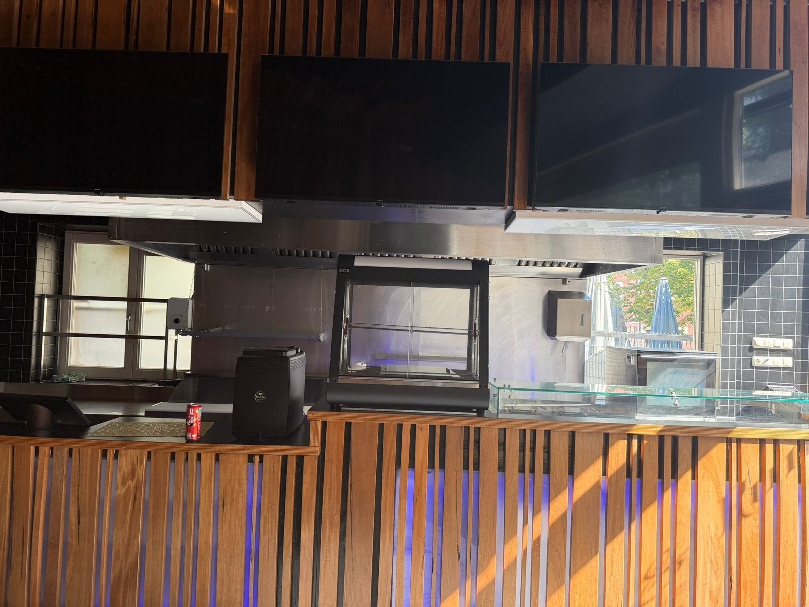 Complete Horeca-apparatuur: Oven, Friteuses, Koeling,Vitrine, Ophalen, Gebruikt, Ovens, Magnetrons en Steamers