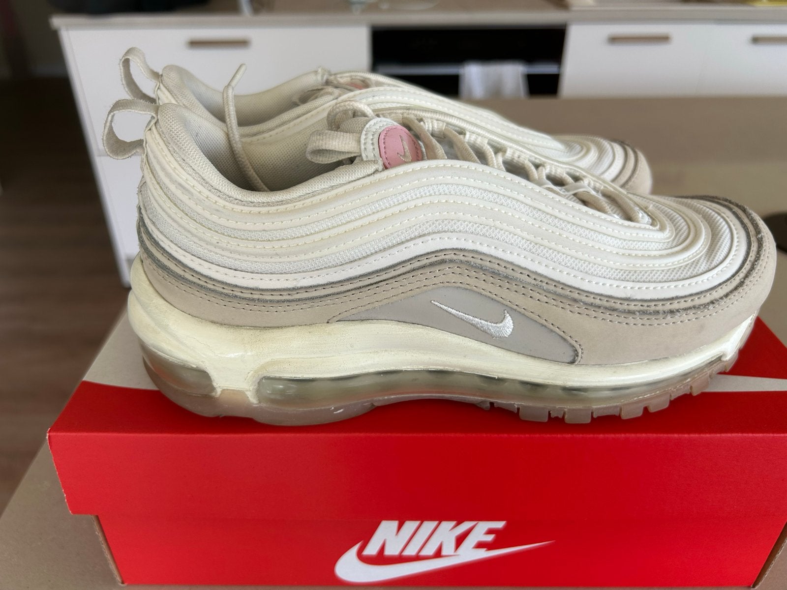 Nike Air Max 97 - Beige/Roze - Maat 38, Kleding | Dames, Schoenen, Beige, Ophalen of Verzenden, Sneakers of Gympen, Gedragen