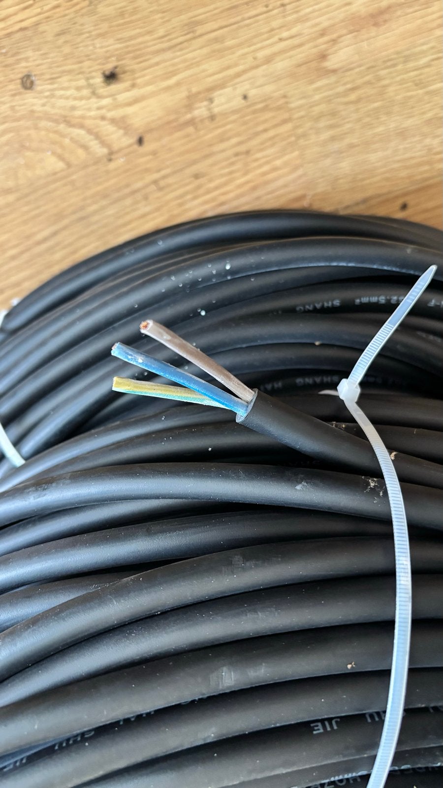 Neopreen kabel 3G2,5-100 meter rol 3x2,5mm meerdere beschik, Ophalen of Verzenden, Nieuw, Kabel of Snoer