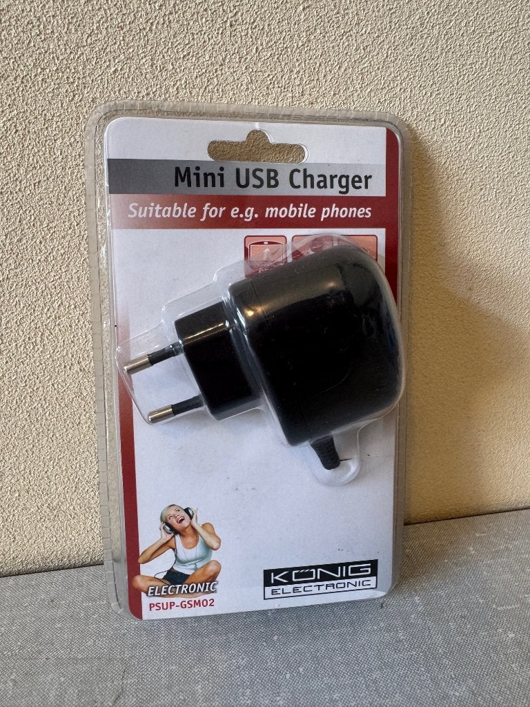 NIEUW in verpakking:  Mini USB kabel met stekker, Universeel, Nieuw, Ophalen of Verzenden, Oplaadkabel