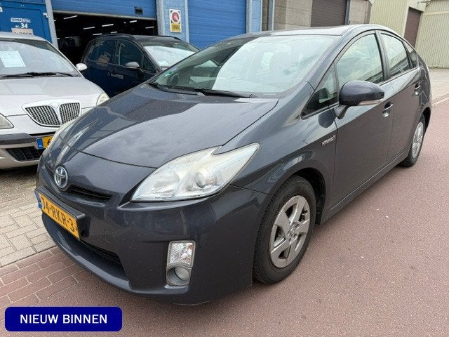 Toyota Prius 1.8 Aspiration 2011 Navi + Bluetooth + Camera A, Stof, Gebruikt, 4 cilinders, Origineel Nederlands