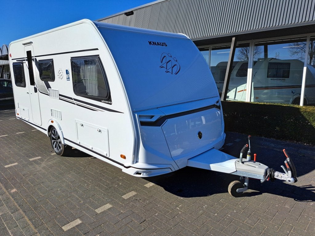 Knaus Sudwind 60 Years 460 EU VINKEN VOORRAAD VOORDEEL, Caravans en Kamperen, Caravans, Standaardzit, Bedrijf, Schokbreker, Knaus