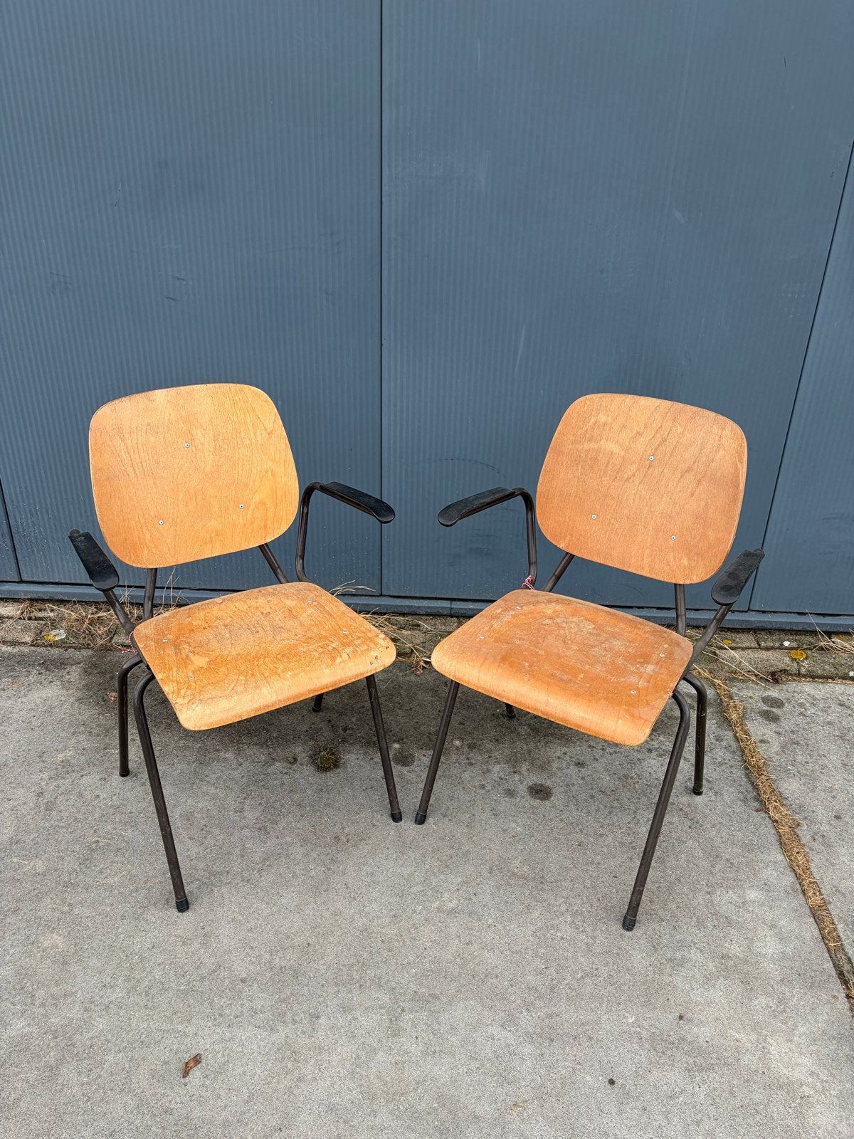 Set van twee stoelen - Kho Liang Ie, Ophalen