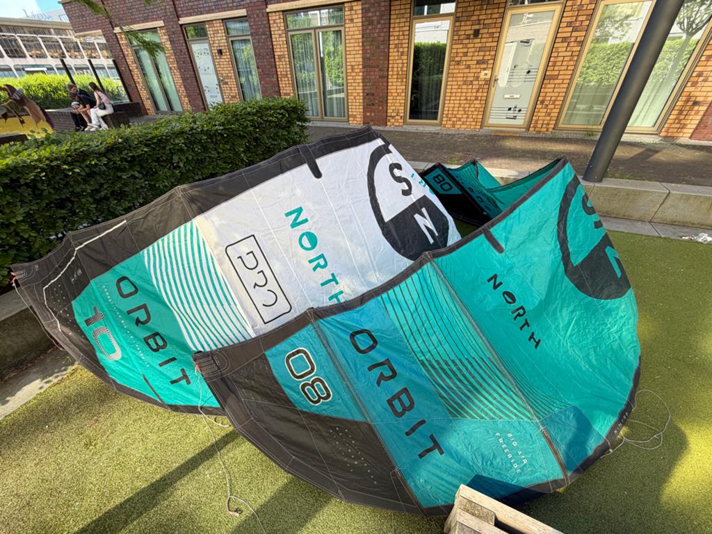 Set: North Orbit 8m + Orbit Pro 10m + Bar + Board, Ophalen, Gebruikt, Kitesurf-set, Twintip