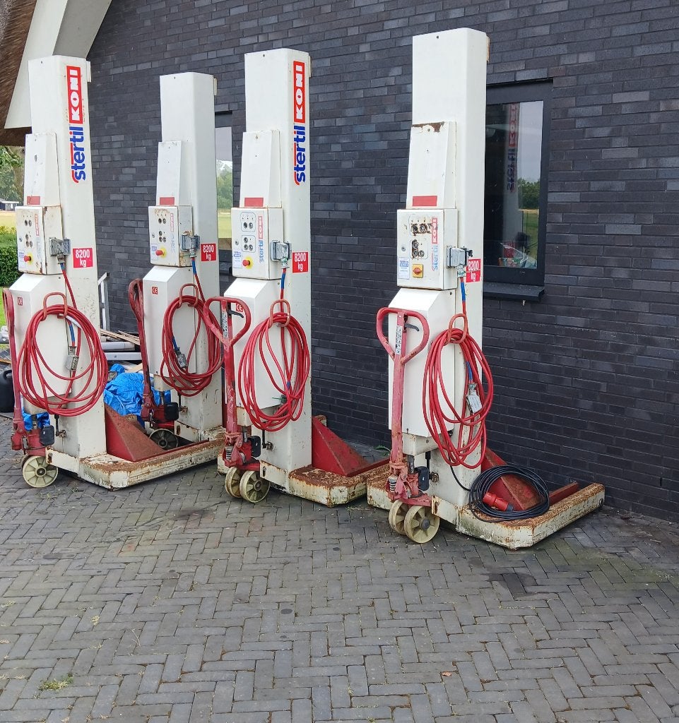 Stertil Koni Set  Mobiele Hefkolommen 32 Ton  Hefbrug, Ophalen
