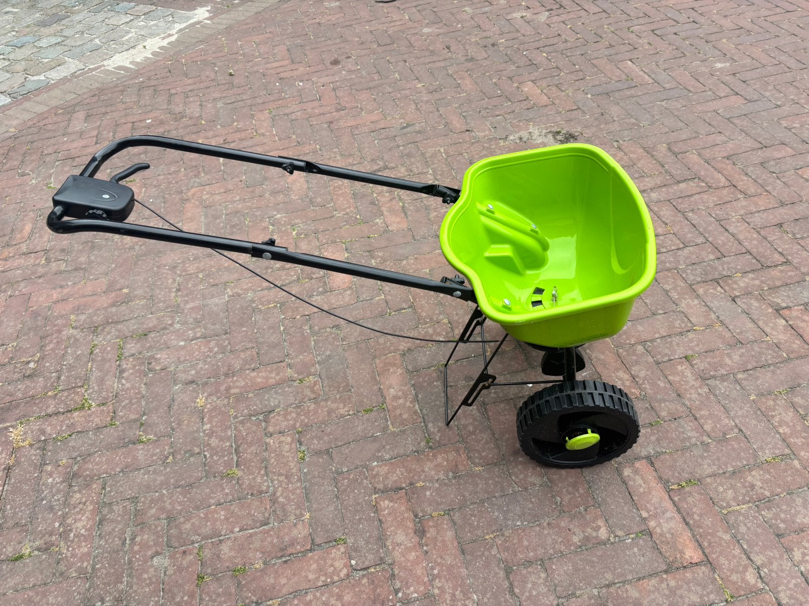 Kunstmeststrooier 1x gebruikt, Tuin en Terras, Aarde en Mest, Ophalen, Kunstmest