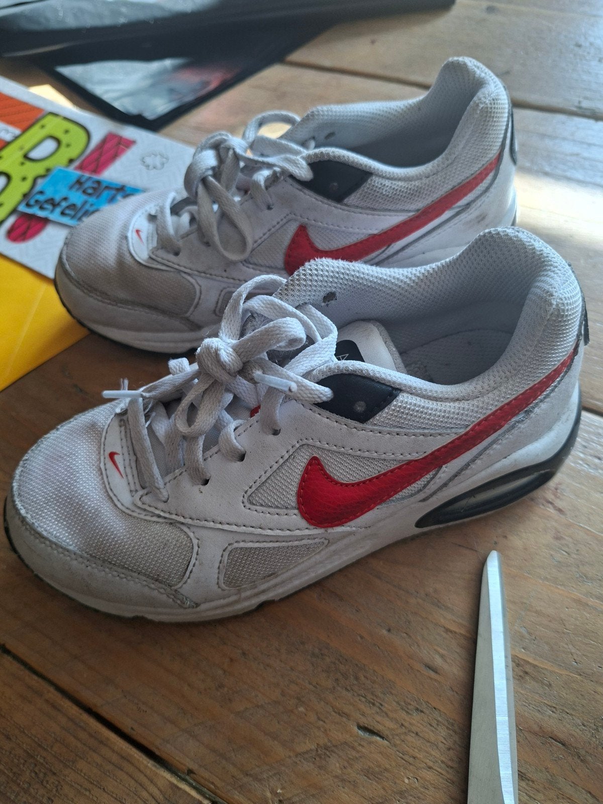 Nike sportschoenen voor kinderen - Wit/Rood, Kinderen en Baby's, Kinderkleding | Schoenen en Sokken, Gebruikt, Ophalen of Verzenden