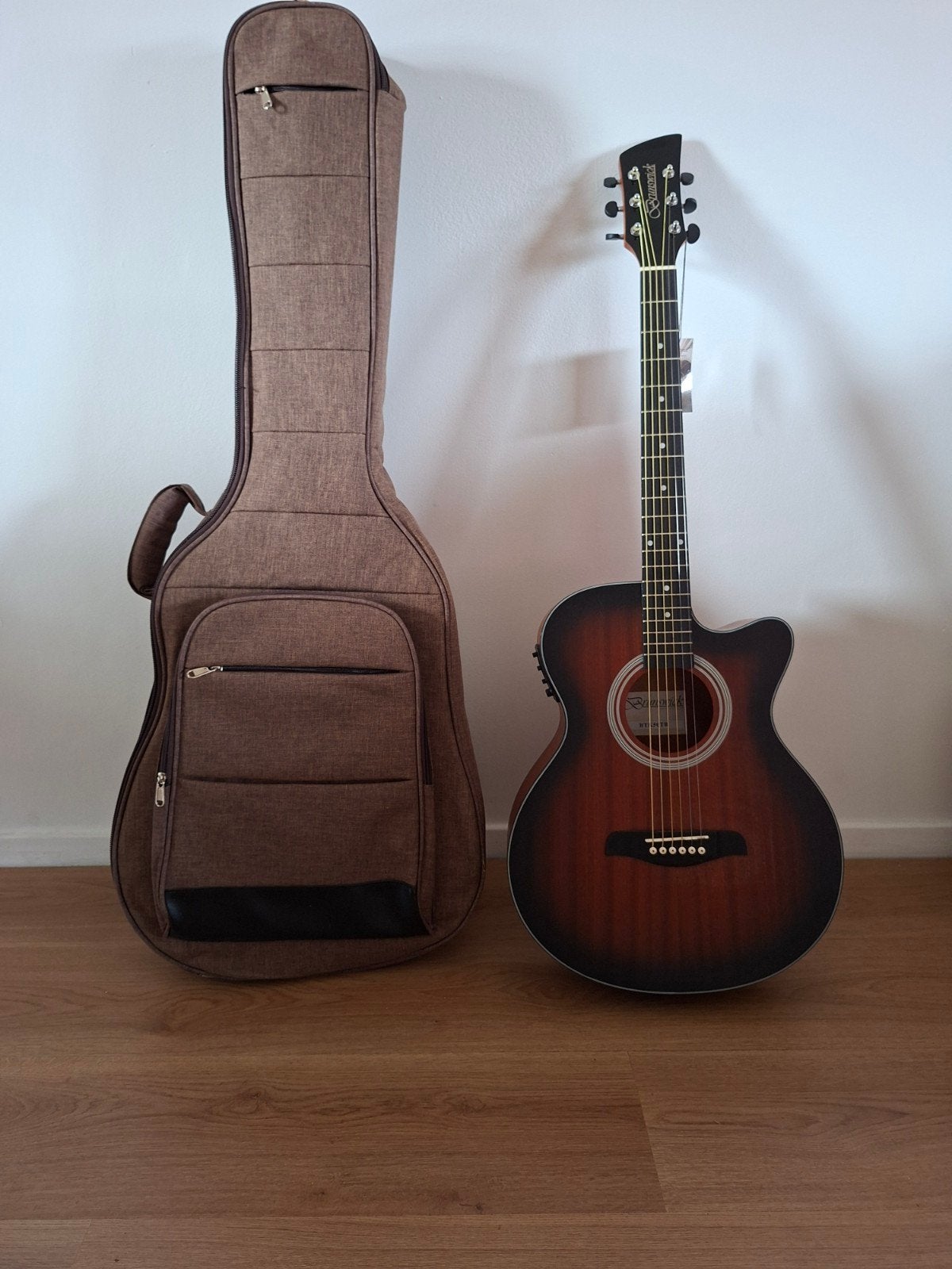 Akoestische gitaar nieuw!, Muziek en Instrumenten, Ophalen, Nieuw, Klassieke of Spaanse gitaar