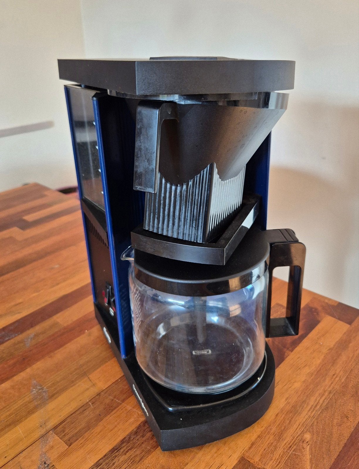 Douwe Egberts Koffiezetapparaat Technivorm- Blauw/Zwart, Gebruikt, 10 kopjes of meer, Koffiemachine, Gemalen koffie