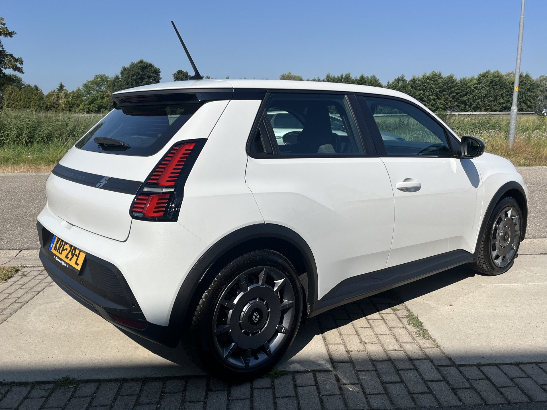 Renault 5 urban range evolution 40 kWh (bj 2025, automaat), Auto's, Stof, Gebruikt, Zwart, Geïmporteerd