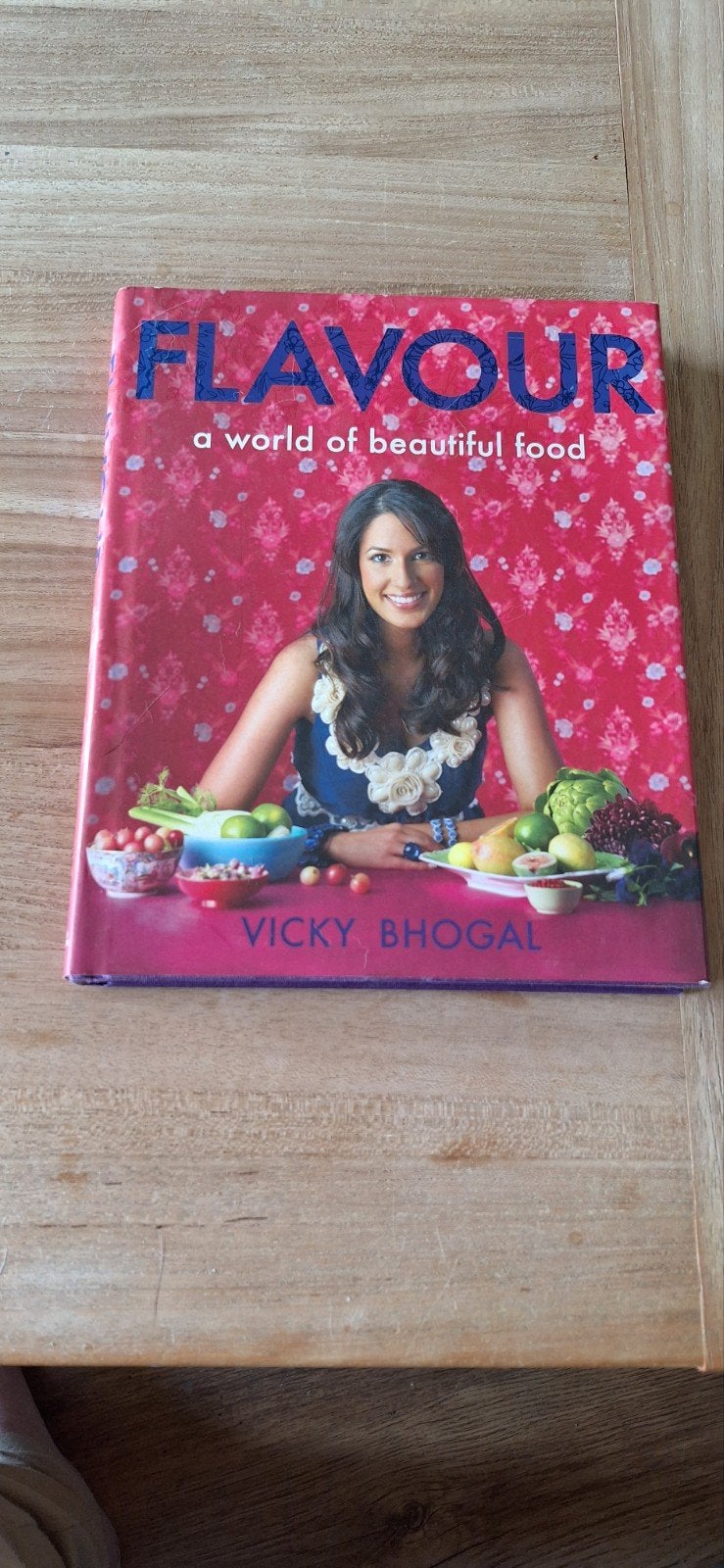 Flavour: A World of Beautiful Food - Vicky Bhogal, Hoofdgerechten, Ophalen of Verzenden, Overige gebieden, Gelezen