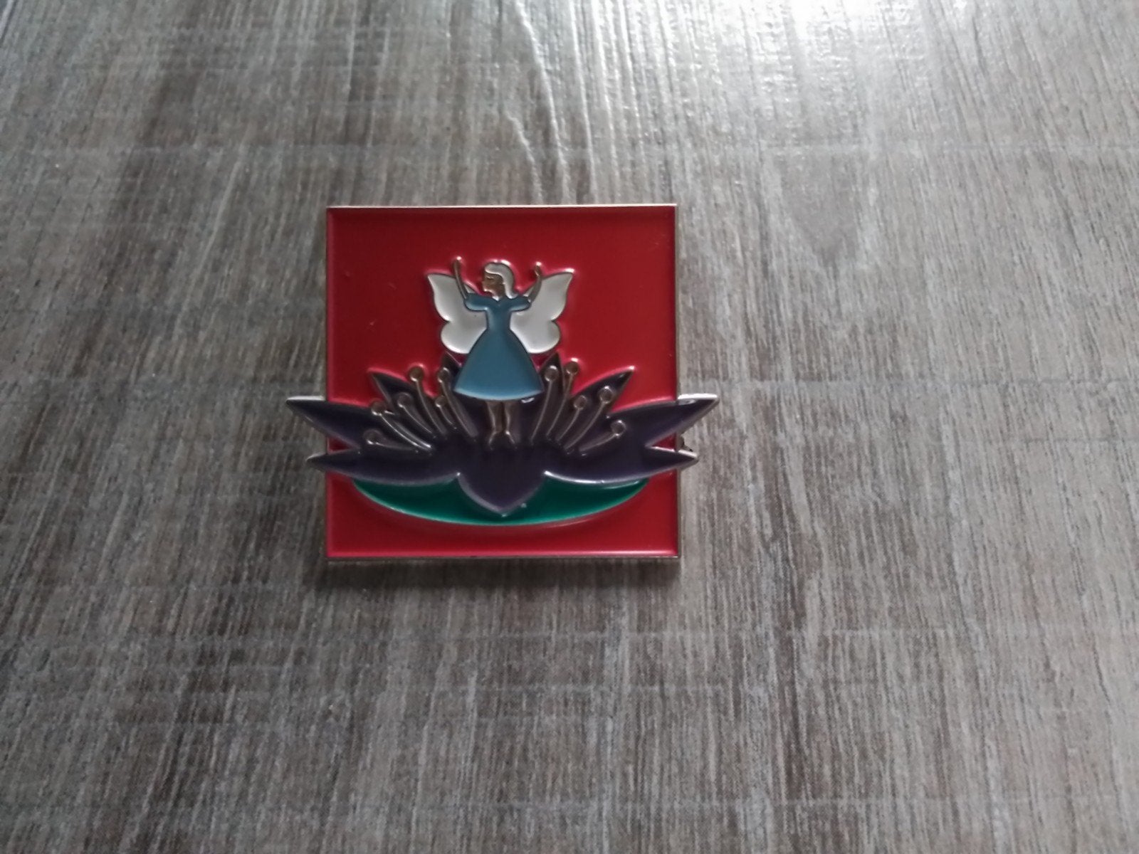 Efteling pin geometric, Ophalen of Verzenden, Zo goed als nieuw, Button of Speldje