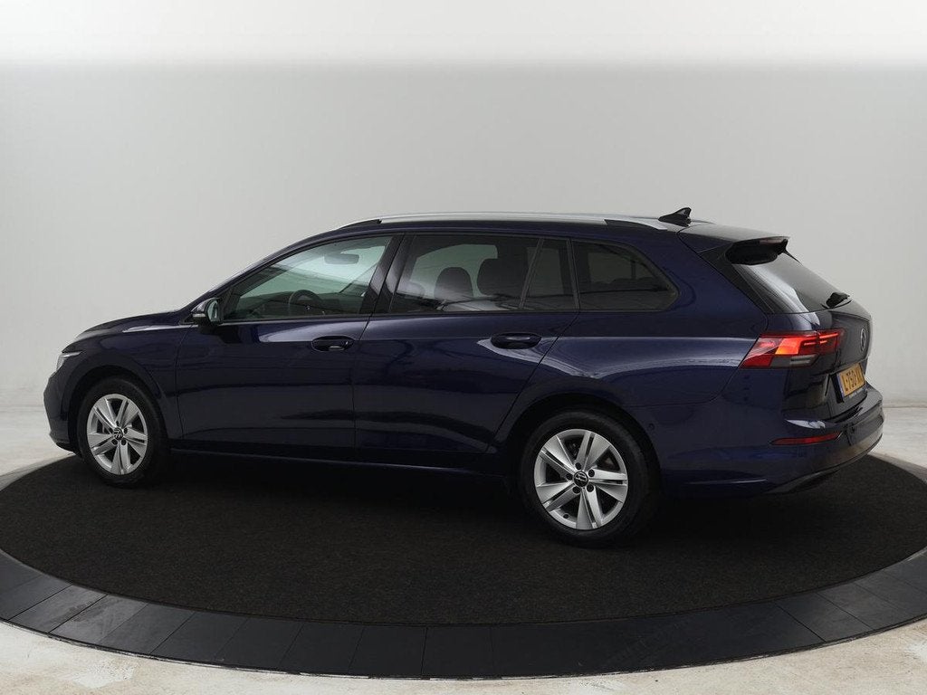 Volkswagen Golf 1.0 eTSI Life | Stoelverwarming | Camera | M, Gebruikt, Blauw, Origineel Nederlands, 1265 kg
