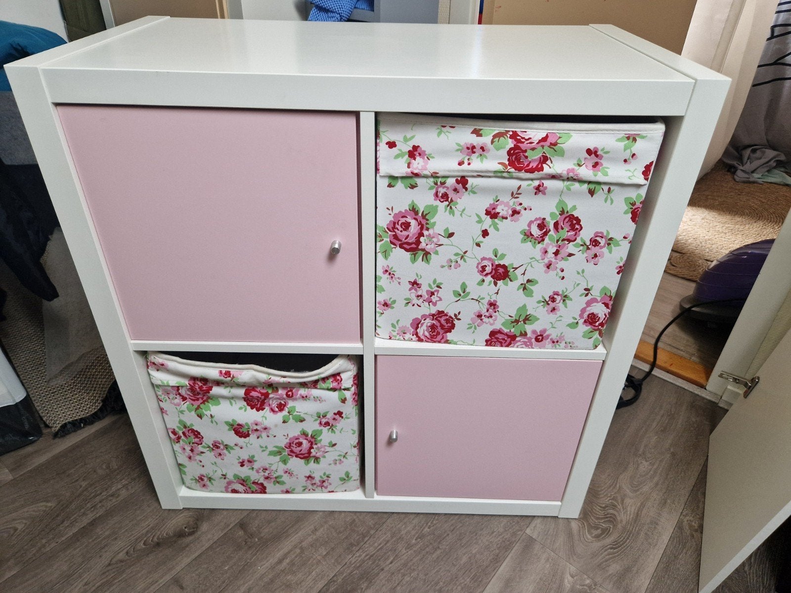 IKEA Vakkenkast met Roze Accenten, Huis en Inrichting, Kasten | Boekenkasten, Ophalen of Verzenden