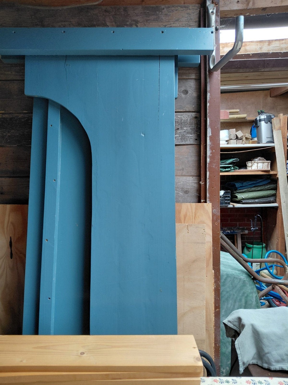Eenpersoonsbed met nieuw matras - Blauw hout, Huis en Inrichting, Ophalen, Gebruikt, 90 cm, Eenpersoons