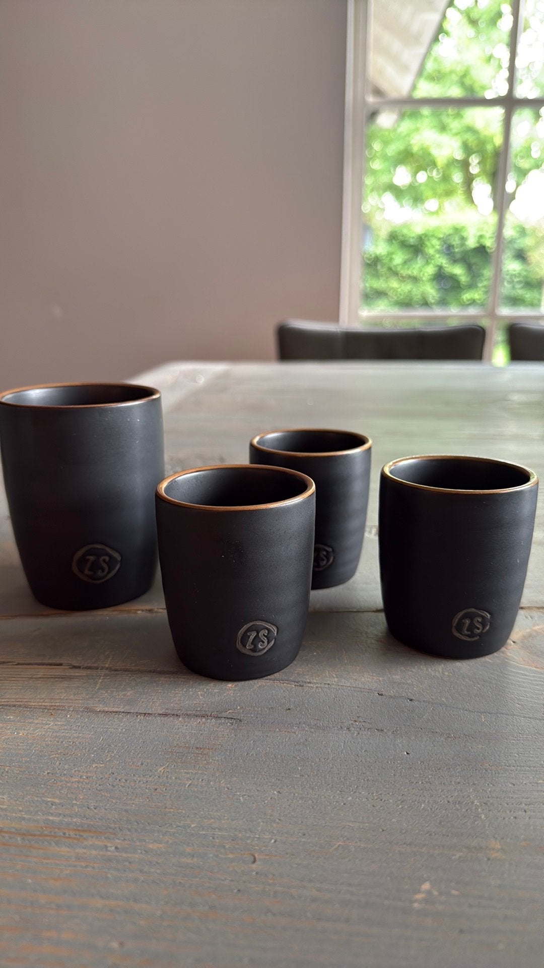 Koffiemok + expressokopjes Zusss zwart, Nieuw, Ophalen of Verzenden, Overige stijlen, Kop(pen) en/of Schotel(s)