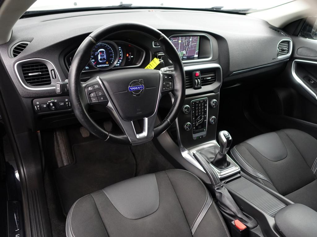 Volvo V40 2.0 D4 Momentum Business- Park Assist, Stoelverwar, Auto's, Volvo, Voorwielaandrijving, Euro 5, Stof, Gebruikt
