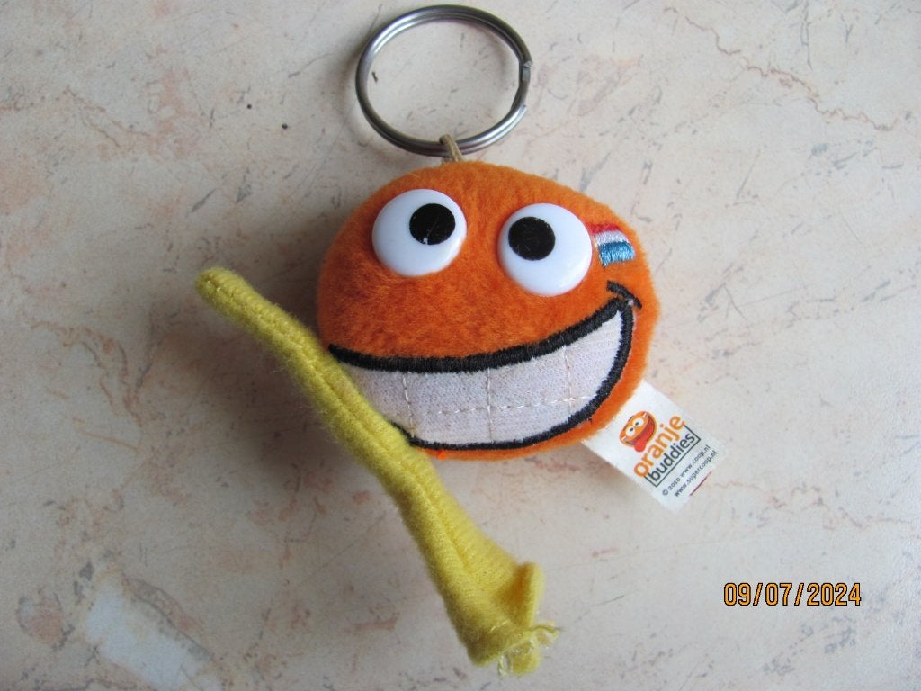 NIEUW sleutelhanger ORANJE BUDDIES Coop VOETBAL met GELUID, Albert Heijn, Ophalen of Verzenden