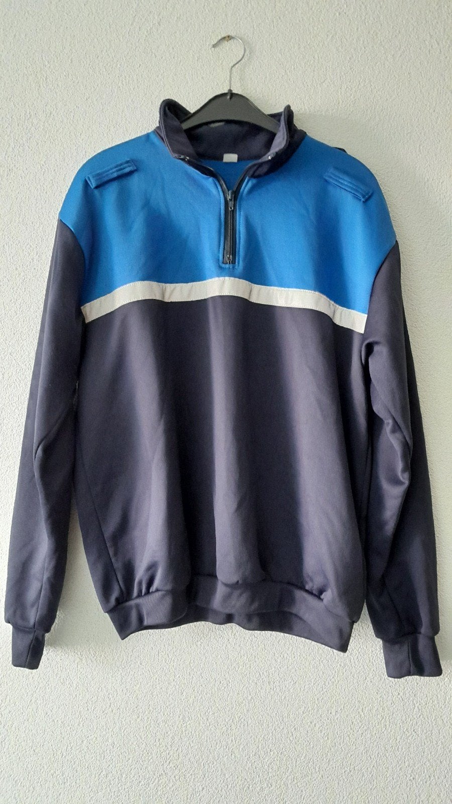 2 x sweater navy mt M, Diversen, Schoolbenodigdheden, Ophalen, Zo goed als nieuw