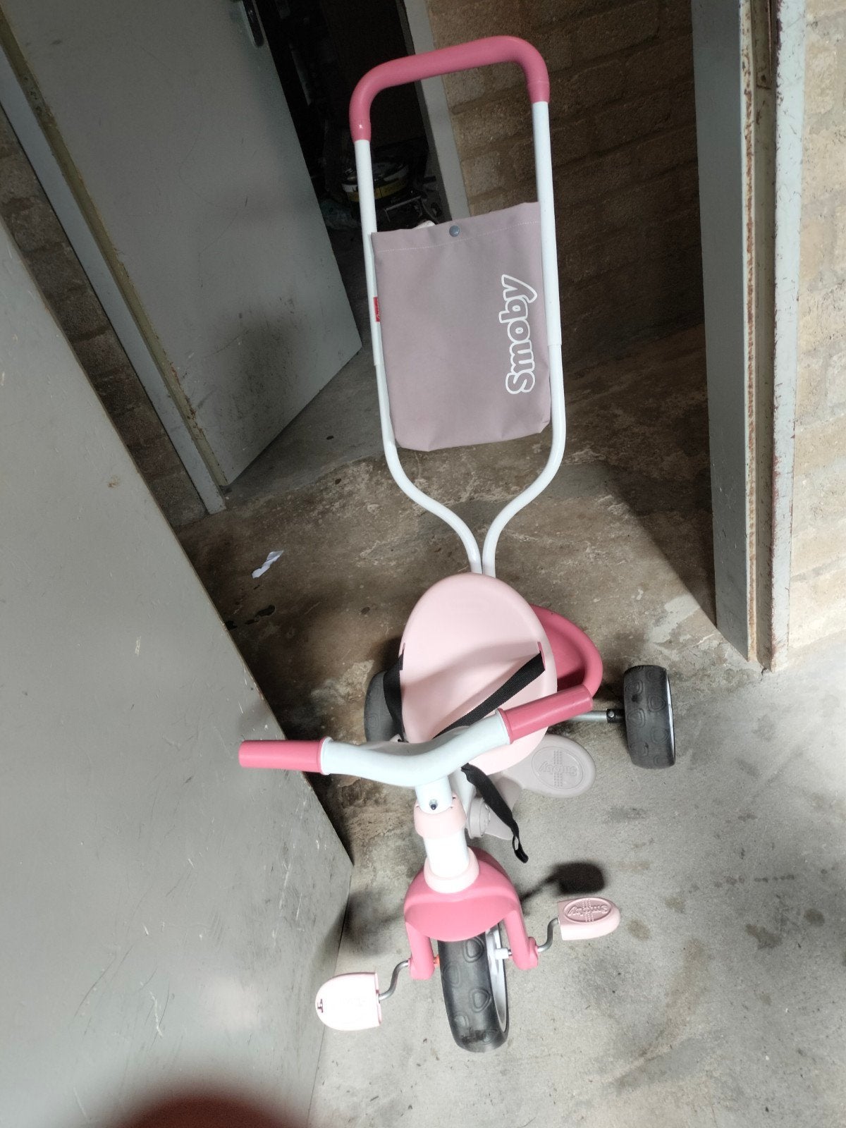 Smoby driewieler roze met duwstang, Fietsen en Brommers, Terugtraprem, Gebruikt, Smoby, Ophalen of Verzenden
