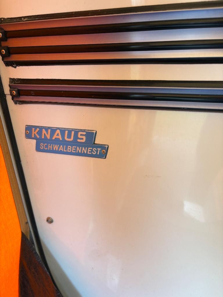 Knaus Schwalbennest 1979, Caravans en Kamperen, Standaardzit, Luifel, Particulier, 500 - 750 kg