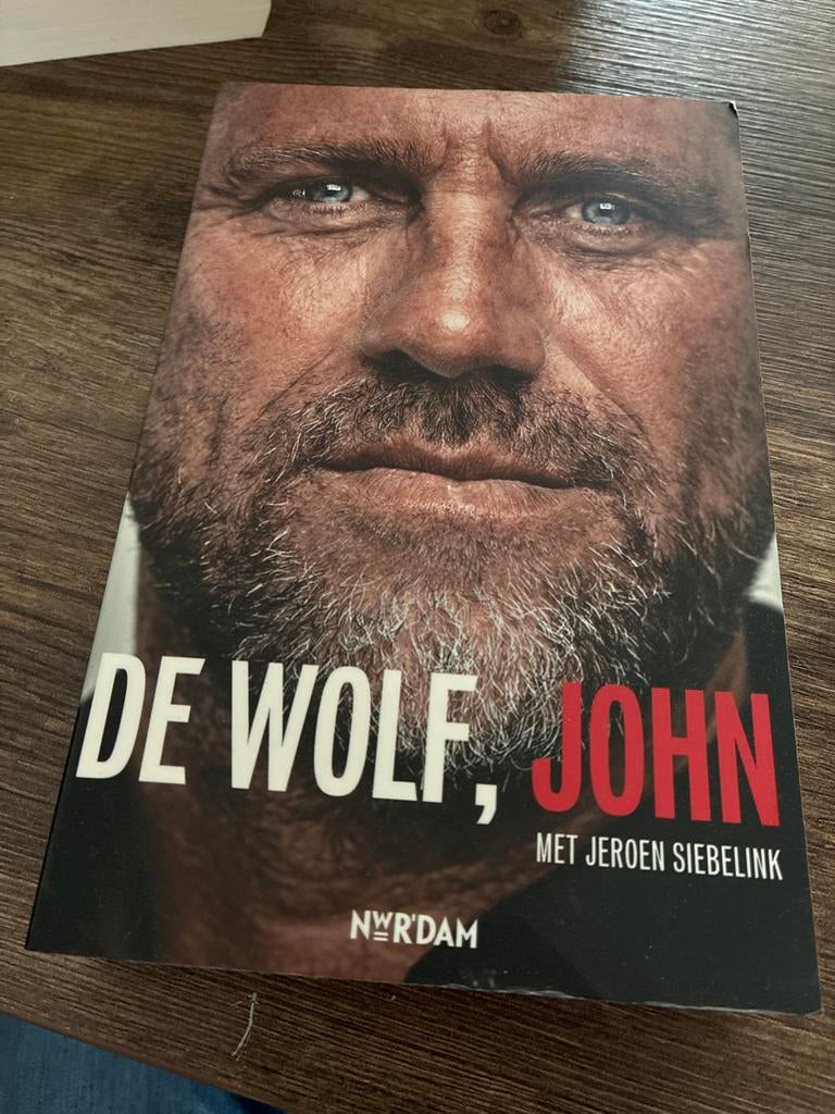 De Wolf, John - Biografie van een voetbalicoon, Ophalen of Verzenden, Zo goed als nieuw, Sport